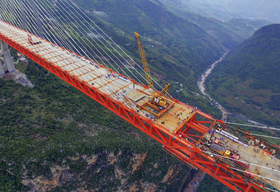 In pictures: China connects world’s highest bridge - Construction Week ...