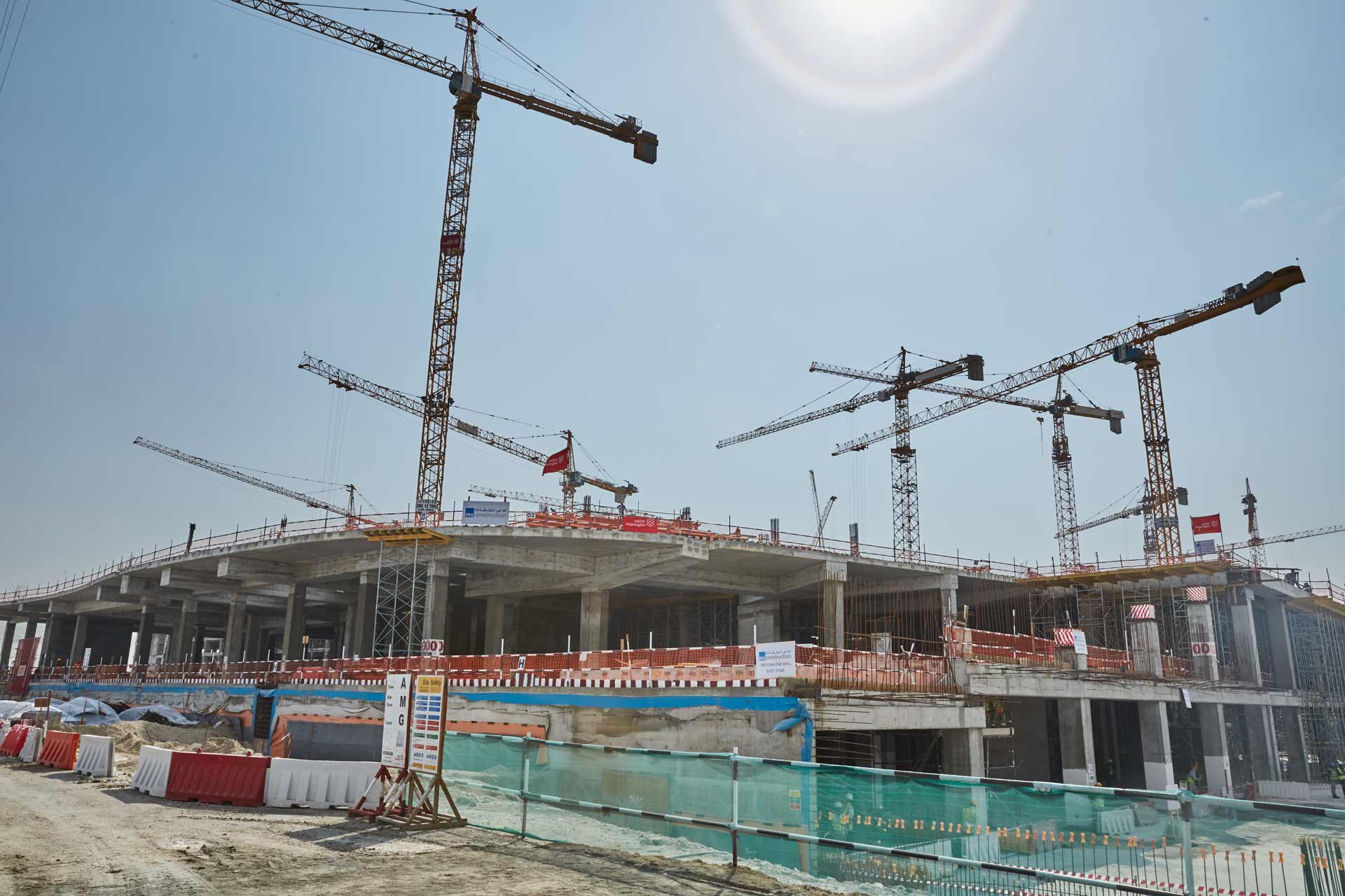 Pictures: Construction site of Dubai's Meydan One Mall - Construction ...