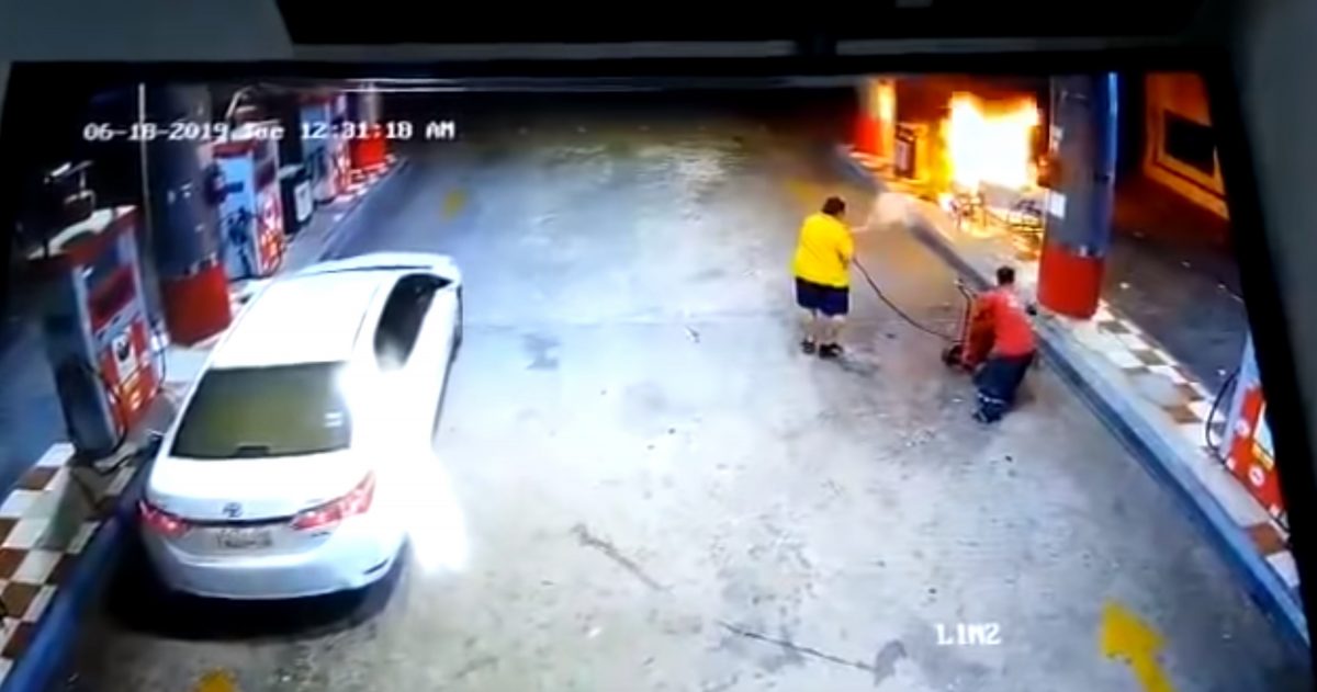 VIDEO: Saudi national risks life to extinguish petrol station fire ...