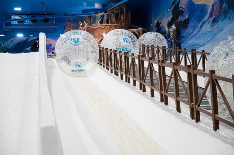 Abu Dhabi officially opens its first indoor snow park at Reem Mall ...